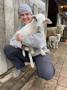Henriette Müller ist Landwirtin, und seit kurzem ehrenamtliche Mitarbeiterin auf dem Kunzenhof in Freiburg Littenweiler.