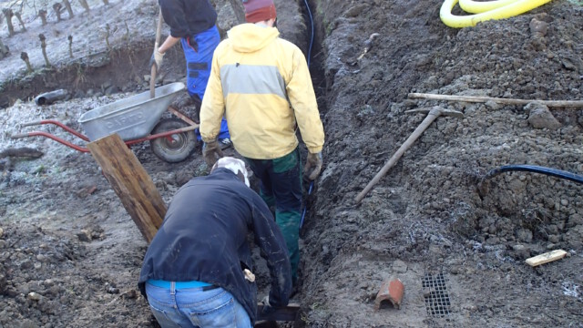 Nicht geplant war der Wasserrohrbruch und das Verlegen von 40m neuer Wasserleitung. Nicht geplant war der Wasserrohrbruch und das Verlegen von 40m neuer Wasserleitung.