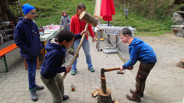 ... und gespalten ... ... und gespalten ...