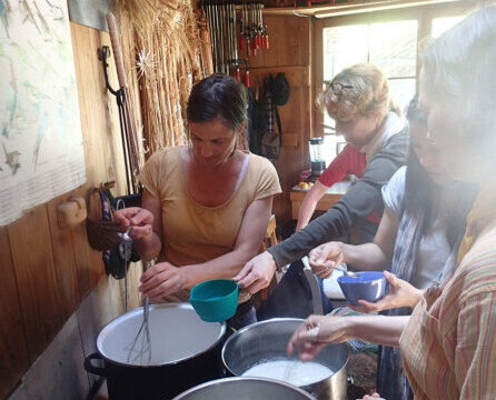 Beim Sojaseminar wurde aus den eigenen Bohnen ...