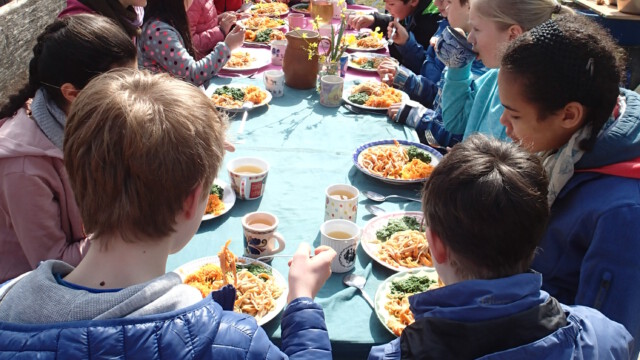 auch in der Ferienfreizeit schmeckt es selbstgekocht am Besten auch in der Ferienfreizeit schmeckt es selbstgekocht am Besten