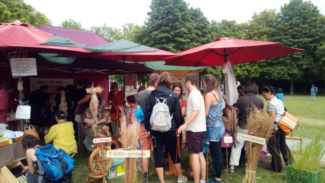 Unser Flachsfaser-Mitmachstand ist wieder ein großer Erfolg beim Agrikulturfestival im Eschholzpark