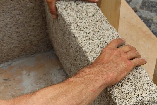 Hanfkalk zum Häuserbauen