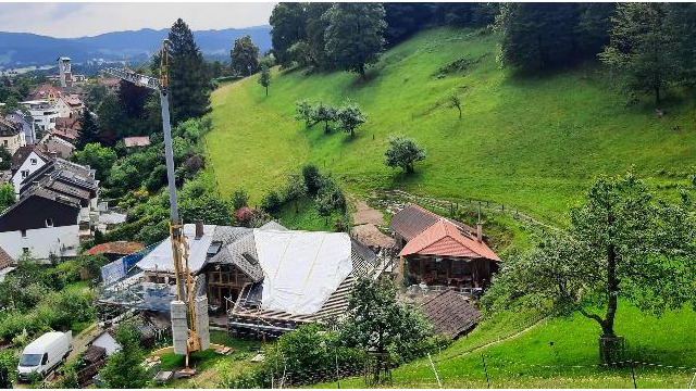 Fünf lange Monate Ausnahmesituation am Kunzenhof! Riesenbaustelle: Neues Dach des Heubodens und ganz neuer Dachstuhl vom Wohnteil Fünf lange Monate Ausnahmesituation am Kunzenhof! Riesenbaustelle: Neues Dach des Heubodens und ganz neuer Dachstuhl vom Wohnteil
